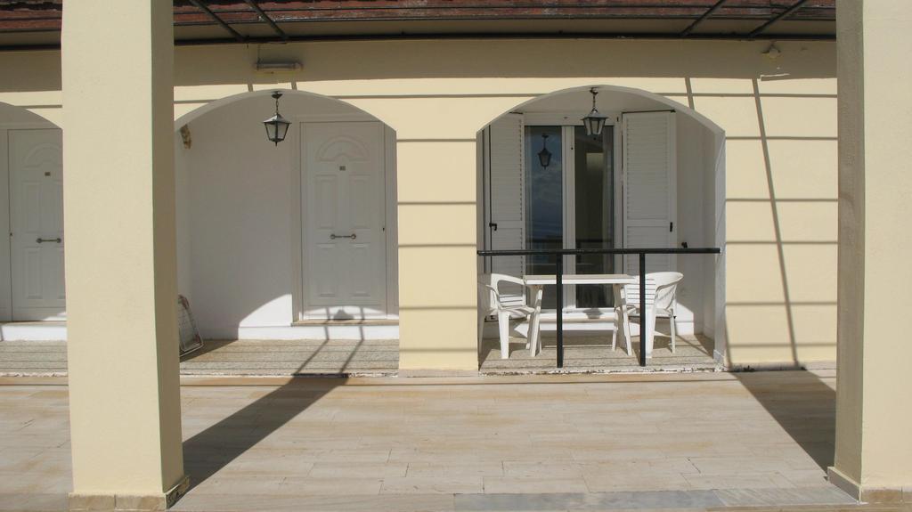 Litharia Apartments Μπενίτσες Δωμάτιο φωτογραφία